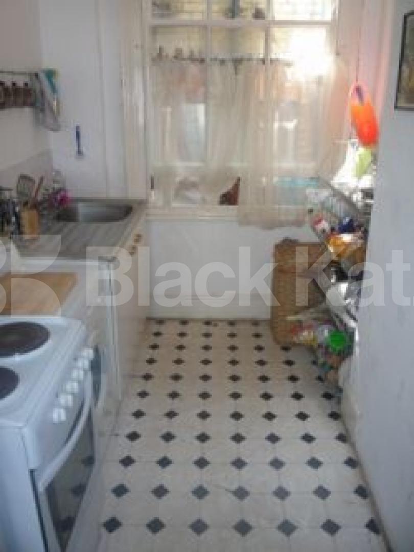 			1 Bedroom, 1 bath, 1 reception Flat			 Alexandra Park Road, MUSWELL HILL N10